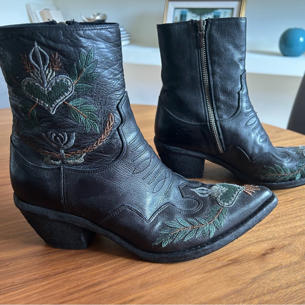 Marco Delli Embroidered cowboy bootie